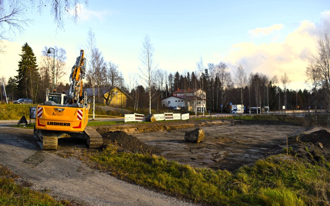 Uuraisten Rantapuistohankkeessa rakennetaan kuntoportaat ja nostetaan kaunis maiseman esiin